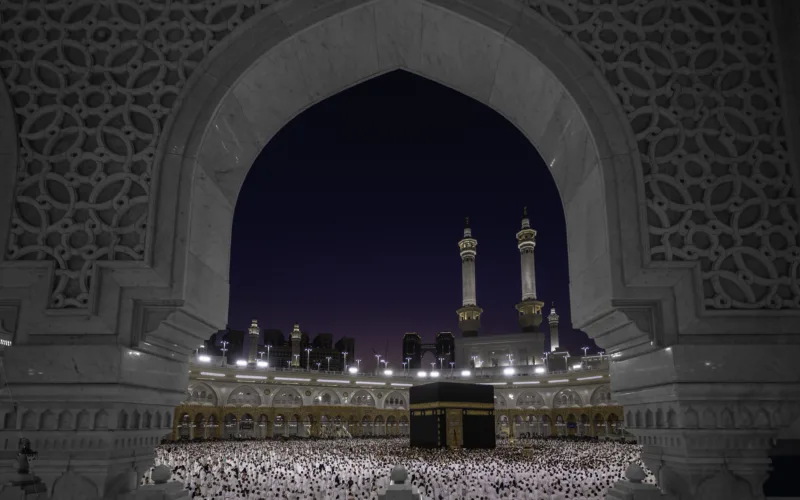 HOW TO PERFORM UMRAH 